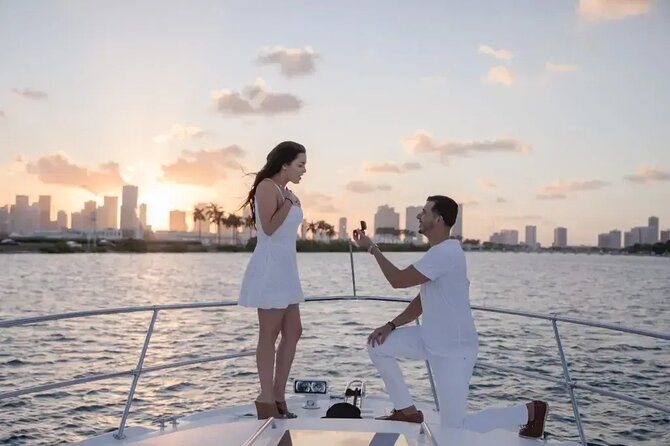 2-hours Shared Yacht Tour in Dubai Marina With Food and Drinks - Inclusions and Amenities