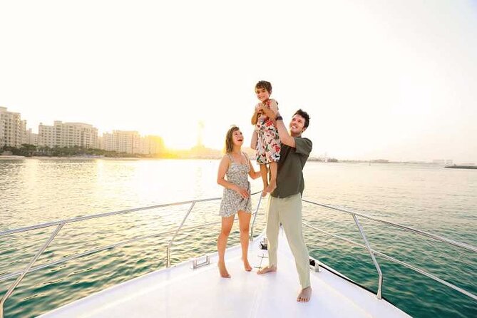 2-hours Shared Yacht Tour in Dubai Marina With Food and Drinks - The Sum Up