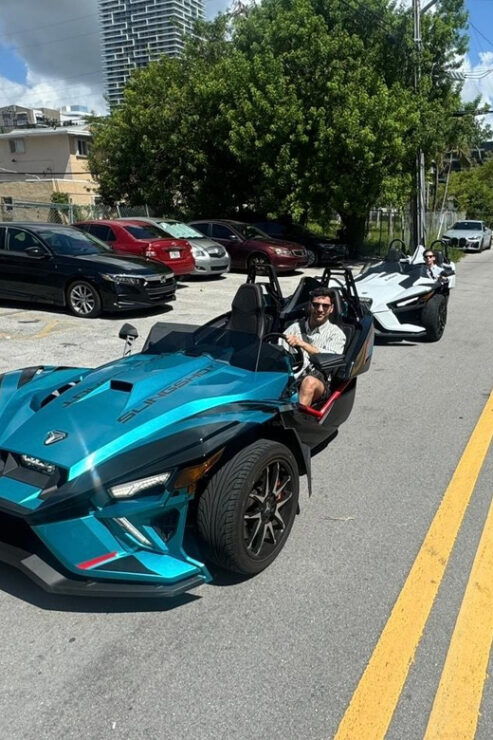 2 Hours Slingshot Rental Miami - We The Best !! - Slingshot Vehicle Details