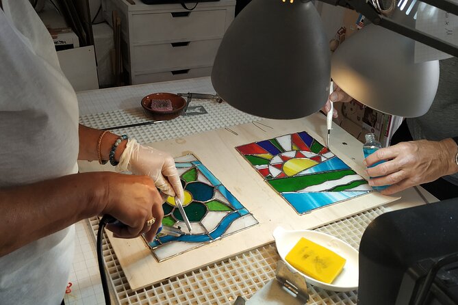 2 Hours Stained Glass Course in Trastevere - Provided Materials and Refreshments