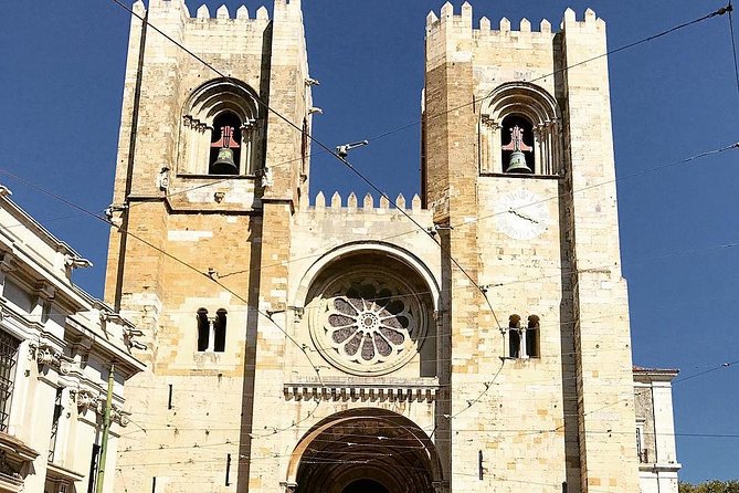 2 Hr City Tuk Tuk Tour of Lisbon - Common Questions