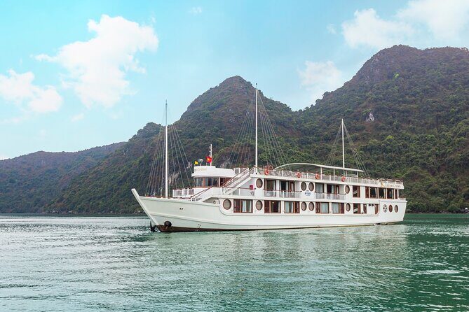 2 Nights Stay on Luxury Cruise Explore Halong Bay & Cat Ba Island - An In-Depth Look at the Itinerary