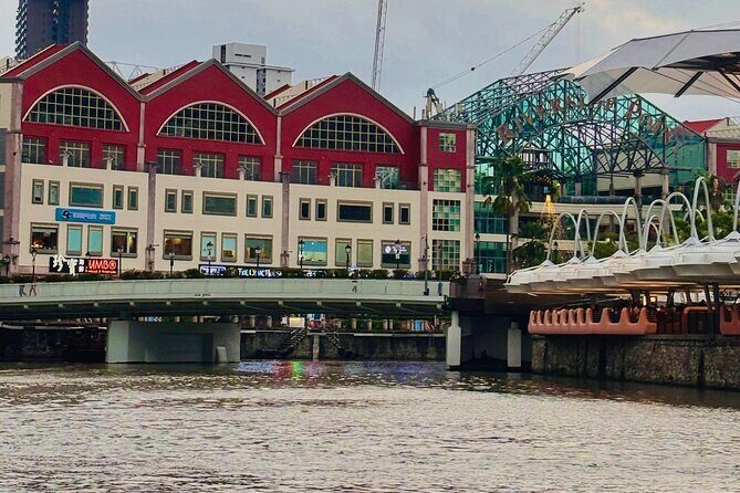 2 Pax Bundle Singapore River Cruise and Stunning Light Shows - FAQ