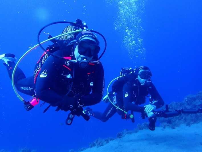 2 PRIVATE GUIDED DIVES - Location and Duration