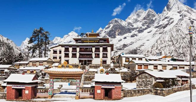 2 Weeks Buddhist Monastery Retreats in Tengboche Nepal - Language Options and Group Size