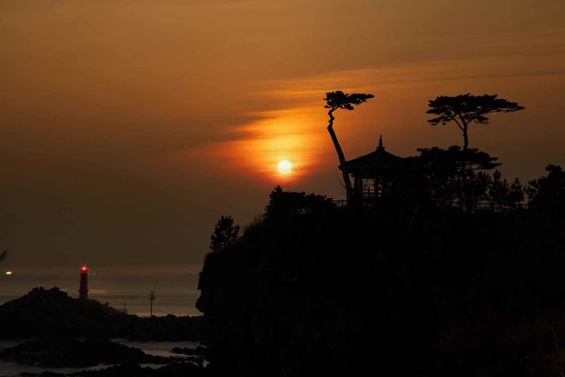 2027 New Year Countdown & Sunrise Adventure from Seoul / Busan - Dawn comes with a wait, cold and crowds