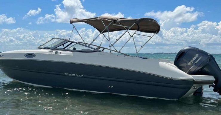 24 Ft Boat for 8 People, Celebrities Home, Islands, Sandbar - Private Cruise Experience in Miami Bay