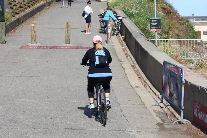 24-Hour Bike Rental in San Francisco - Equipment Provided