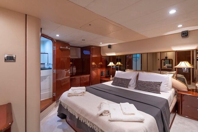 24-Hour in Luxury Yacht in Istanbul With Room - Onboard Amenities