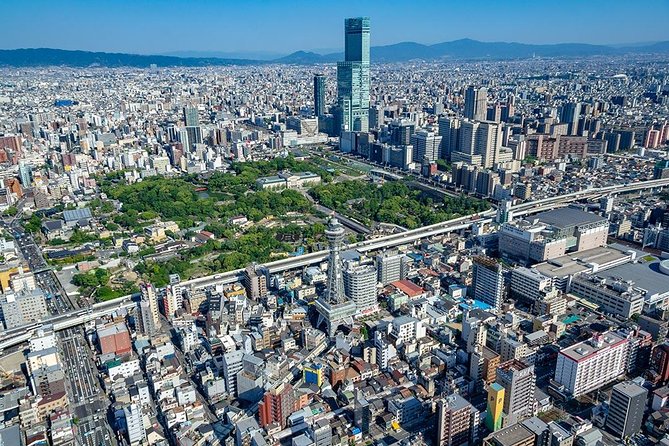 [25 Min] Osaka Cessna Cruising- Touring the Tsutenkaku and USJ - Cancellation Policy