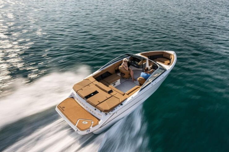 2,5hrs Limo-Bowrider Boat Tour & Swimming at Comacina Island - Luxury Boat Features