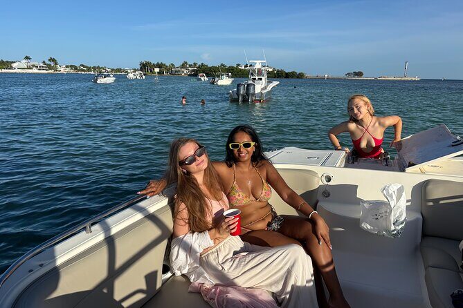 27ft Miami Catamaran for Groups and Parties - Good To Know