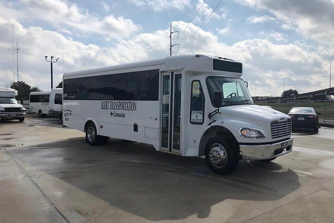 28 Passenger New Orleans Airport or Hotel Transfer - Service Overview