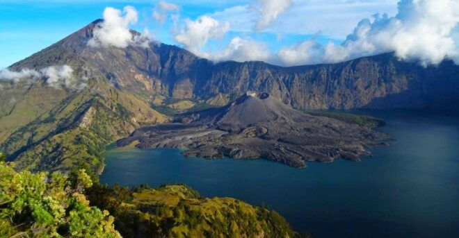 2D/1N Hiking to Summit Rinjani For Expert - Trekking Day 1 Highlights