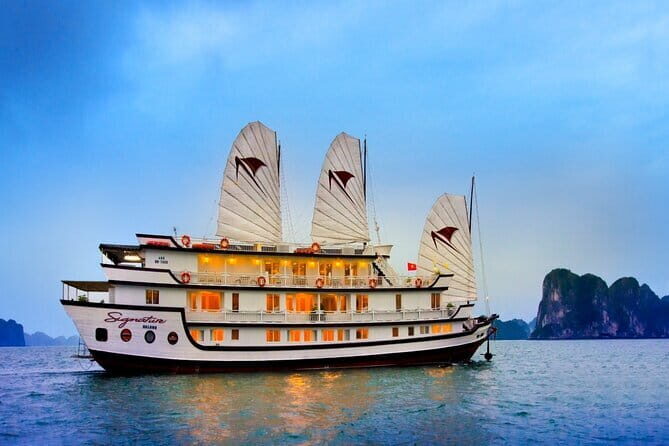2D1N Bai Tu Long Bay cruises - Day 1: The Journey into Bai Tu Long Bay