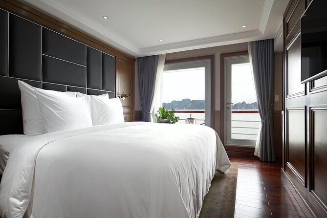 2D1N Ha Long Bay Cruise Paradise Elegance 5-Star with Balcony - A Detailed Breakdown of the Cruise Experience