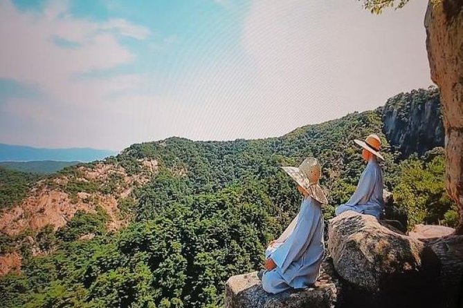 2D1N Private Tour 1000 Years Silla Dynasty & Capital City at Gyeongju Area - Common Questions