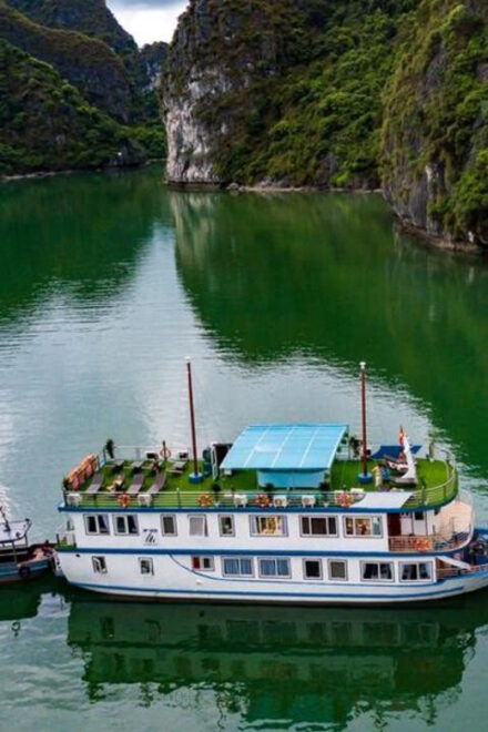 2DAYS 1NIGHT Cruise: Ha Noi - Cat Ba Island - Lan Ha Bay - Water Activities