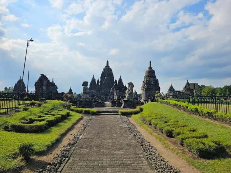 2DTour Borobudur, Prambanan Temples & Jomblang, Pindul caves - Discover the Best of Yogyakarta in Two Days: Borobudur, Prambanan, and Cave Adventures
