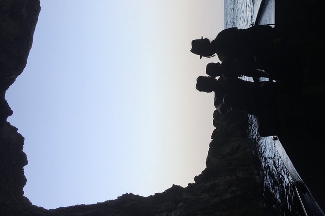 2h Boat Tour of Ortigia Sea Caves South Coast and Gulf of Syracuse - Boat Capacity and Staff
