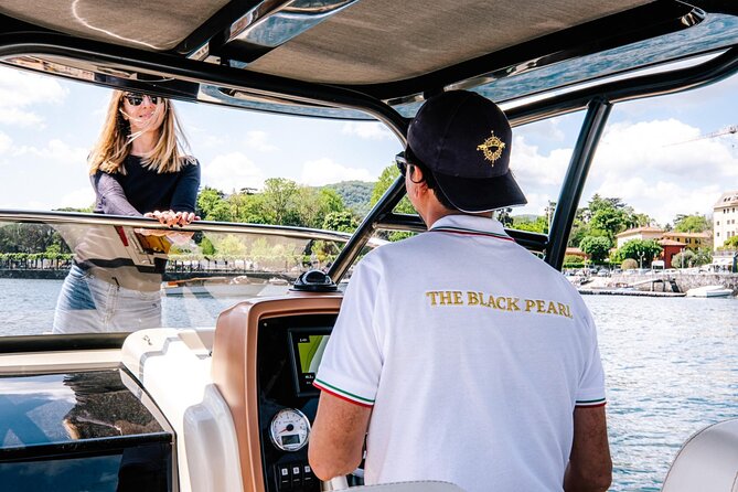 2H Private Cruise on Lake Como Tender Yacht Invictus 5 Pax - Features and Amenities of the Private Cruise
