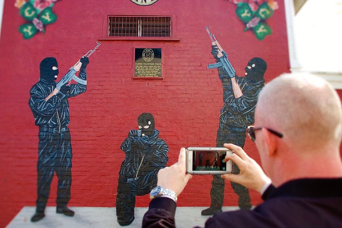 2hours Belfast'S Political War and Peace Private Taxi Tour - Meeting and Pickup