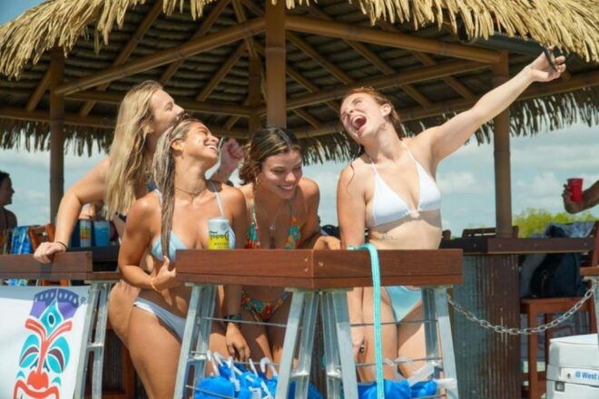 2hr Tiki Pub Fun in the Sun Cruise - Duration and Rating