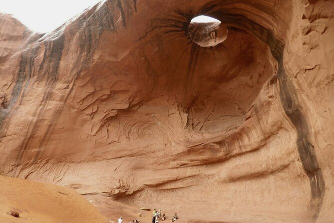 3.5 Hours of Monument Valleys Cultural 44 Tour - Amenities and Comfort