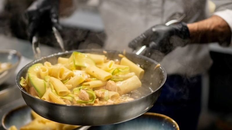 3-course Italian dinner cruise experience by Trattoria in Paris - Choosing between Trattoria, VIP and Spritz