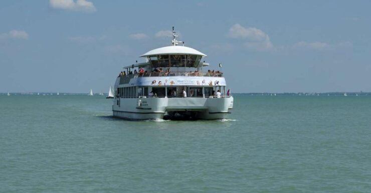 3-Course Lunch In The Gothic, Boat Cruise & History Tour - Highlights of the Tour