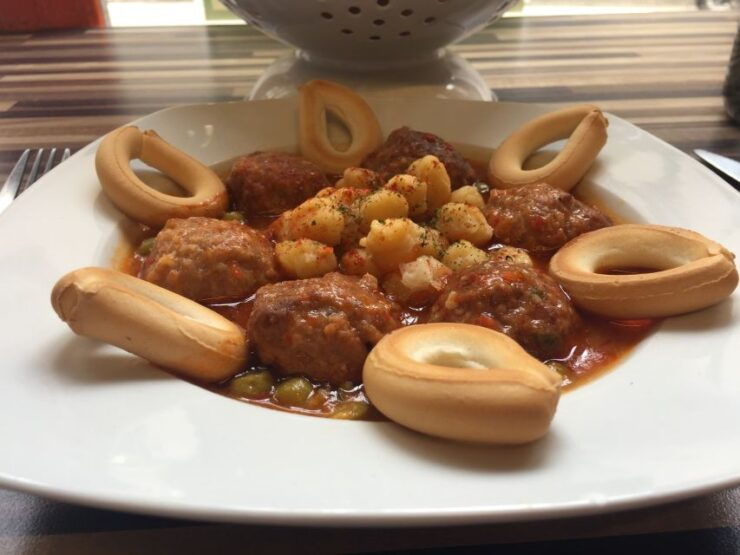 3-Course Lunch In The Gothic, Boat Cruise & History Tour - Culinary Experience Details