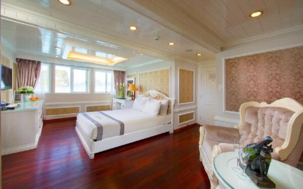 3 Day 2 Night Bai Tu Long Bay Luxury Junk - Food Options and Surcharge