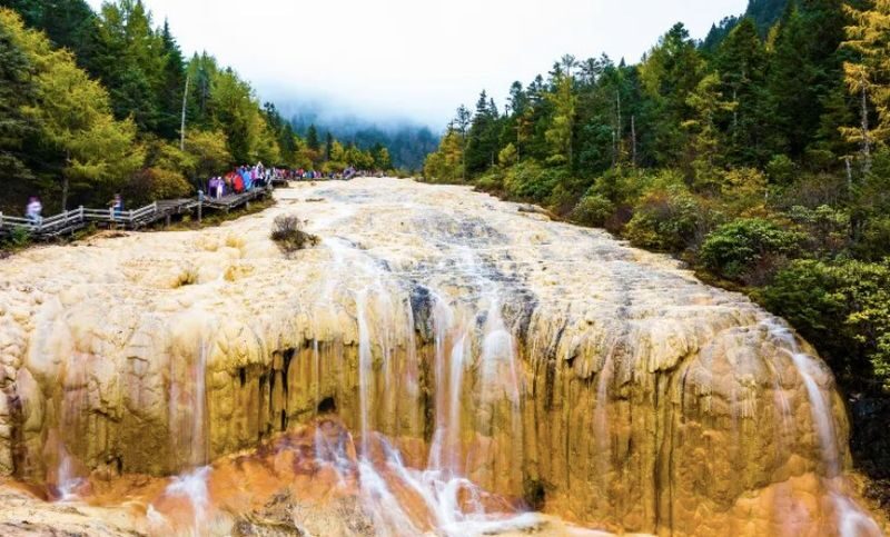 3-Day Chengdu Huanglong Jiuzhaigou Exploration Tour (High-Speed Rail Round Trip) - Seasons, altitude and practical preparation