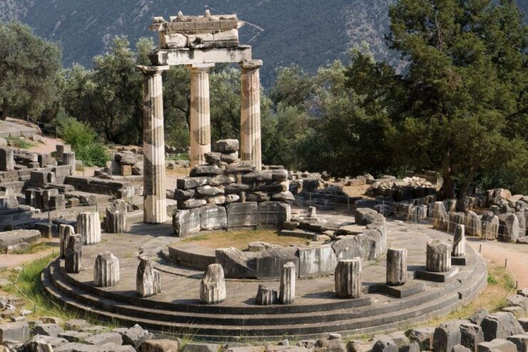 3-Day Classical Spanish Guided Tour in Peloponnese & Delphi - Tour Experience