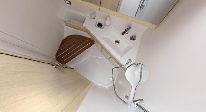 3-Day Crewed Charter "The Relaxing"- Beneteau Oceanis 46.1 - Inclusions