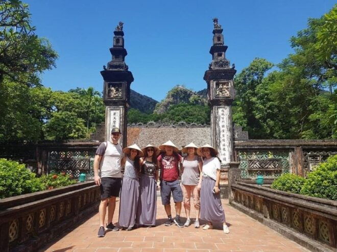 3-Day Hanoi - Ninh Binh - Lan Ha Bay 5 Star Cruise & Balcony - Live Tour Guide and English-Speaking Assistance
