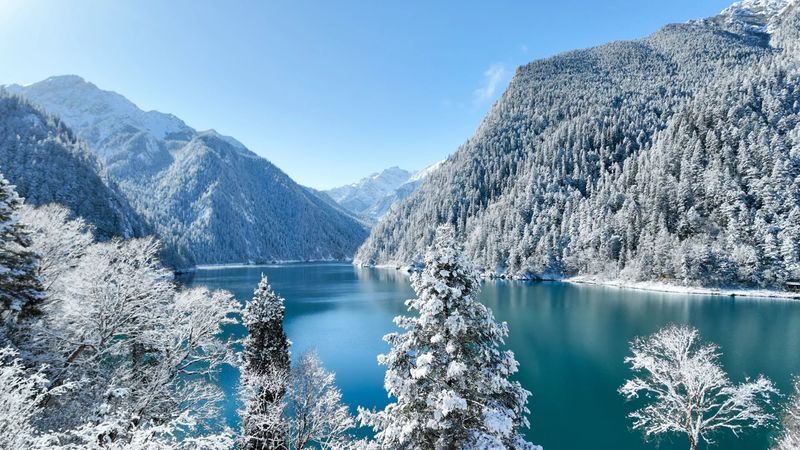 3-Day High-Quality Bullet Train Tour to Jiuzhaigou, Chengdu, Sichuan - What the price includes, and what it does not