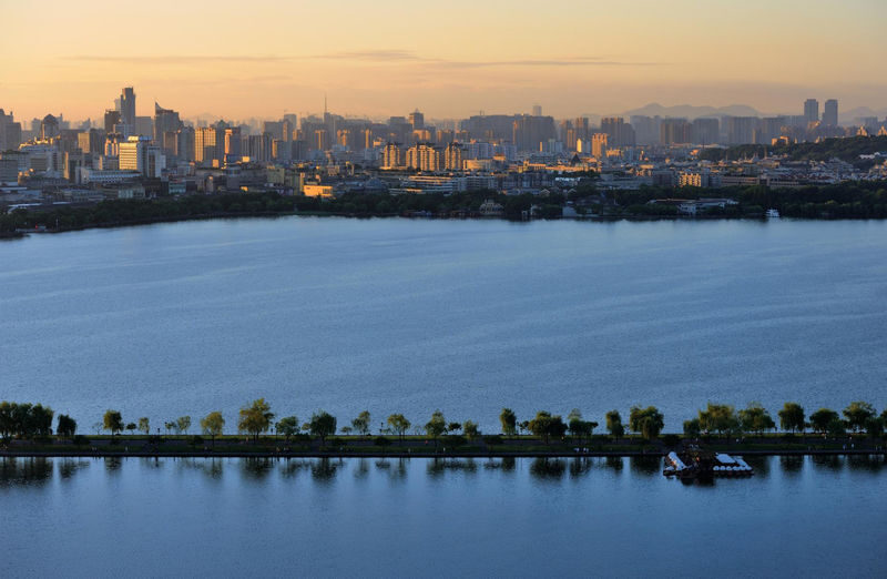 3-Day Jiangnan Tour from Shanghai (West Lake Scenery + Roaming Wuzhen) - What the price includes, and what it does not