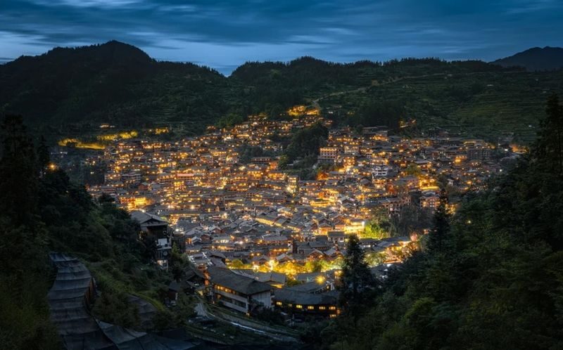 3-day luxury tour of Guizhou (Huangguoshu Waterfall + Xiaoqikong in Libo + Xijiang Qianhu Miao Village) - Group size, guiding and the comfort question