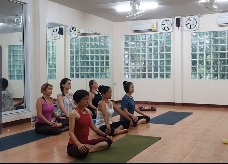 3 Day Meditation, Yoga and Thai Cultural Immersion Retreat - Day two: practice, breakfast, and a real break