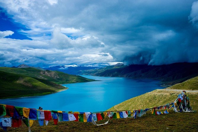 3-Day Private Tibet Tour From Guilin: Lhasa, Yamdrok Lake and Khampa La Pass - Tour Itinerary and Highlights
