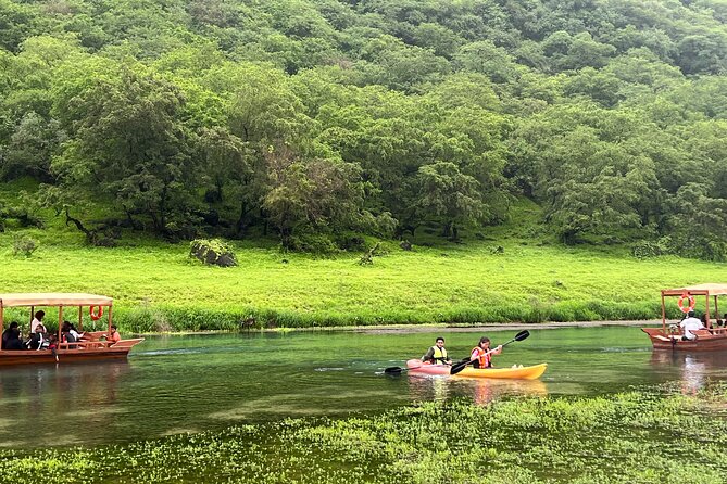 3-Day Tour Lush Greenery - Waterfalls and Rivers in Salalah - Meals and Dining Experience