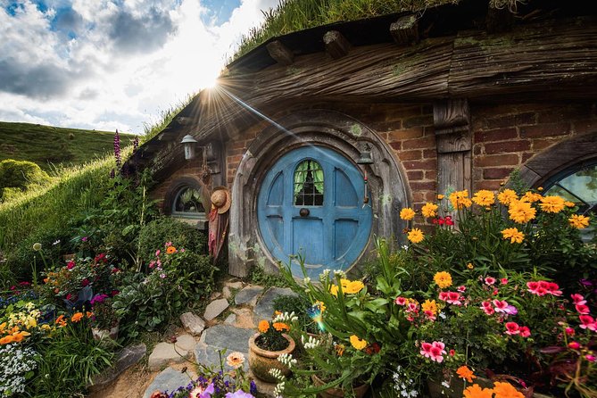3 Day Waitomo Caves, Hobbiton Movie Set and Rotorua Tour From Auckland - Tour Pricing and Booking Details