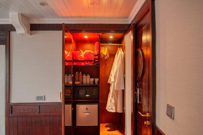 3 Days 2 Night Luxury Halong Bay Tour Cruise from Hanoi - FAQ