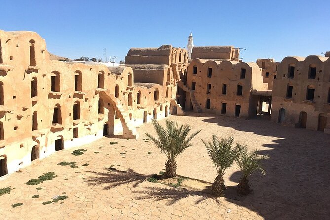 3 Days Between Bedouin Tent and Berber Chalet in the Tunisian Desert - Meeting and Pickup Details