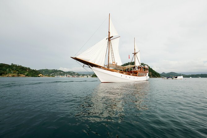 3 Days Deluxe Boat Private Cabin Sailing Trip in Komodo Island - Trip Itinerary Highlights