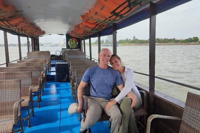 3-days Group Tour of Tonle Sap Lake and Angkor Wat in Siem Reap - Day 1: Arrival and Introduction to Siem Reap