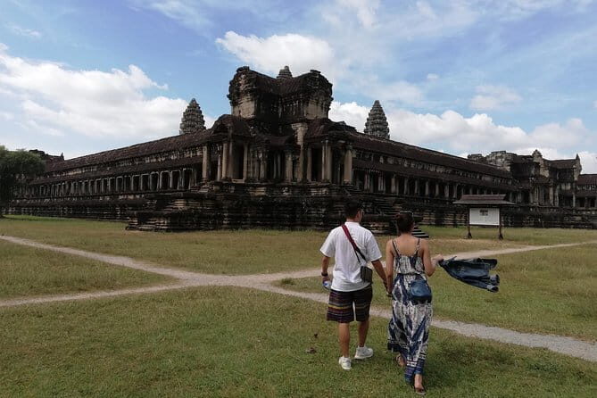 3-days Group Tour of Tonle Sap Lake and Angkor Wat in Siem Reap - Practical Tips for Travelers