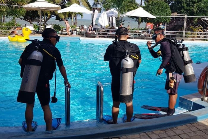 3 Days Open Water PADI Diving Course in Nha Trang - Three days from classroom to sea
