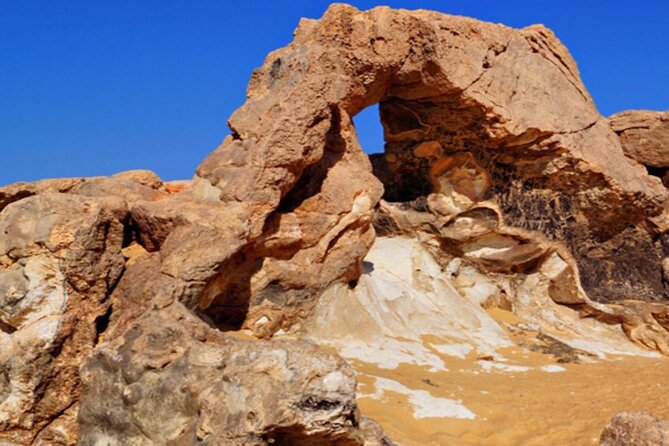 3 Days White Desert Private Tour From Cairo - Expectations and Accessibility